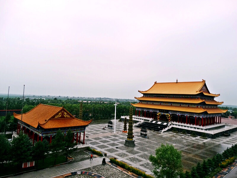 华藏寺位于黑龙江省五常市拉林满族镇,住持上果下杰法师,自幼笃信佛法