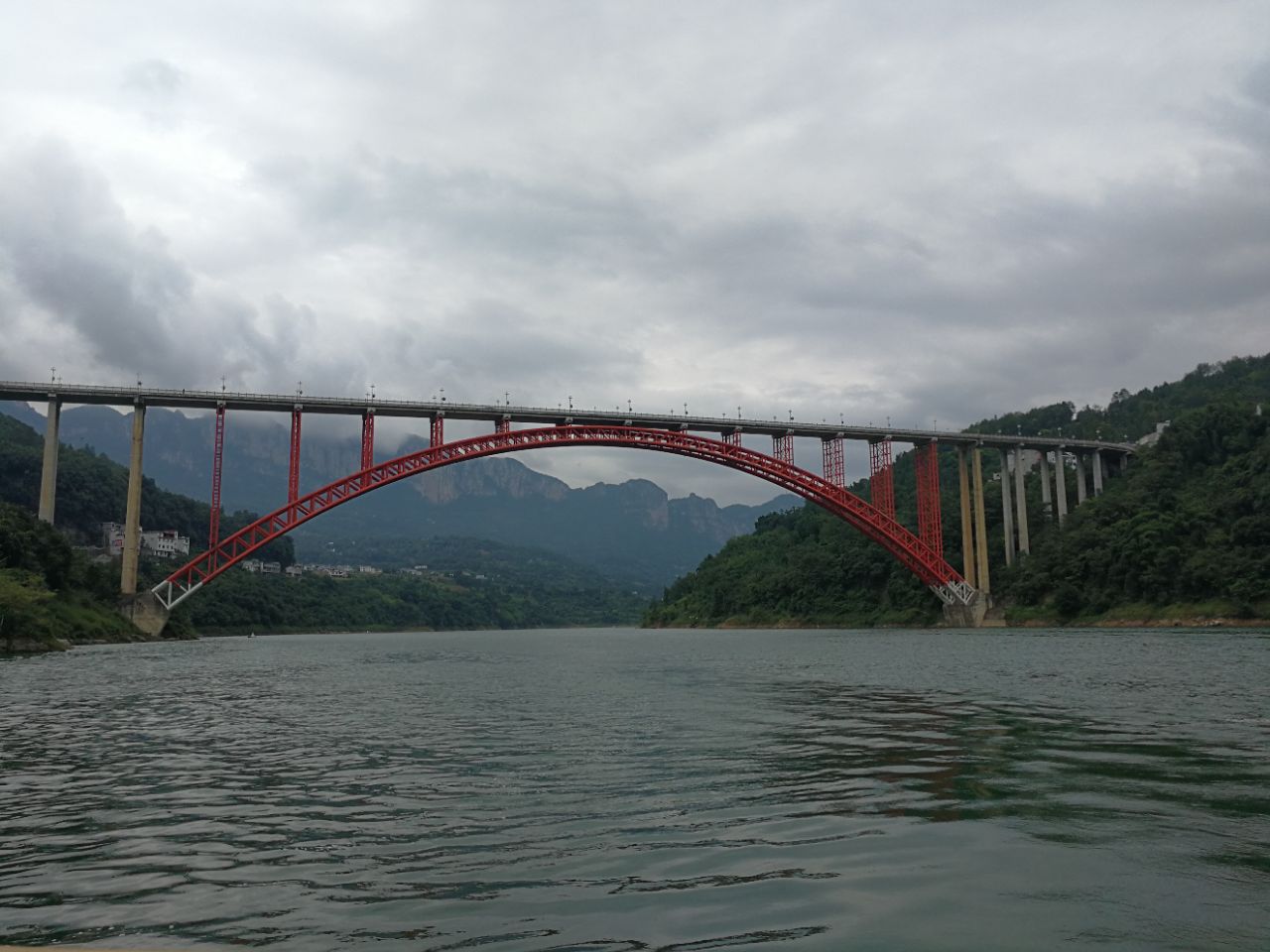 水上恩施野三峡 清江大峡谷 黄鹤桥峰林一日游【vip贵宾游:免费接送