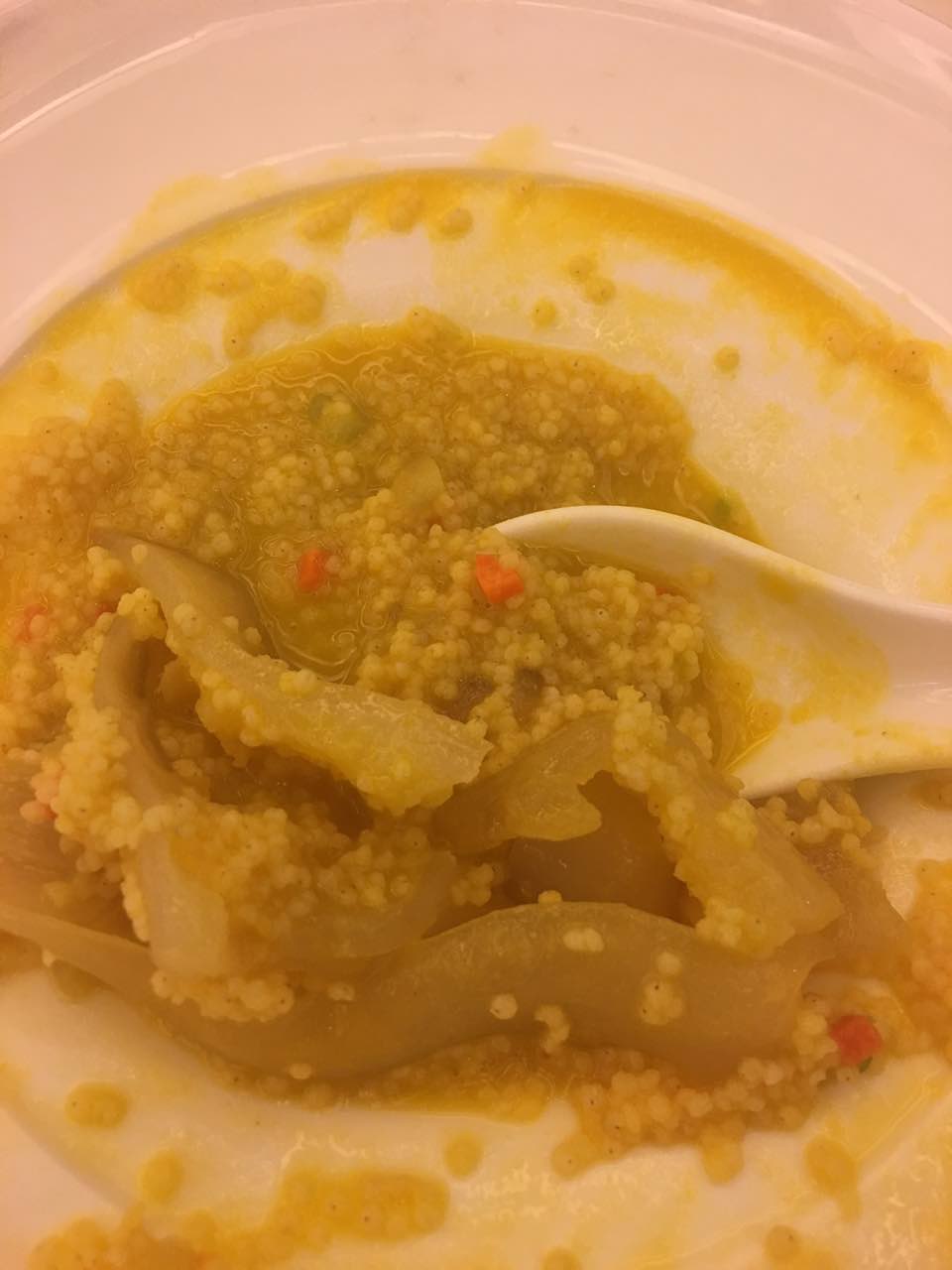 品质太差,用猪皮冲当花胶,还不认,花胶只有猪肉味,上菜太慢,四个菜一