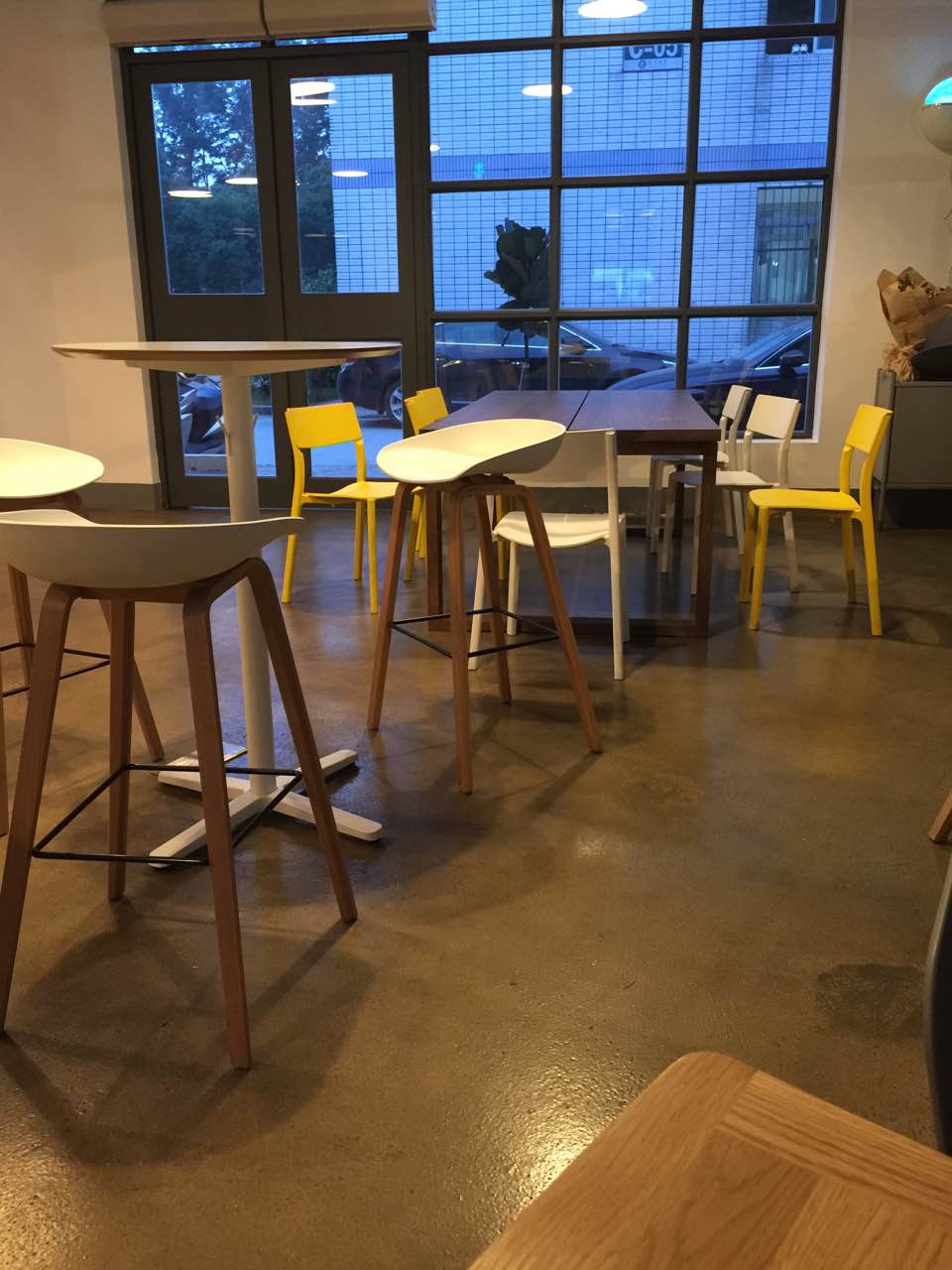 乐颜咖啡(江大店)