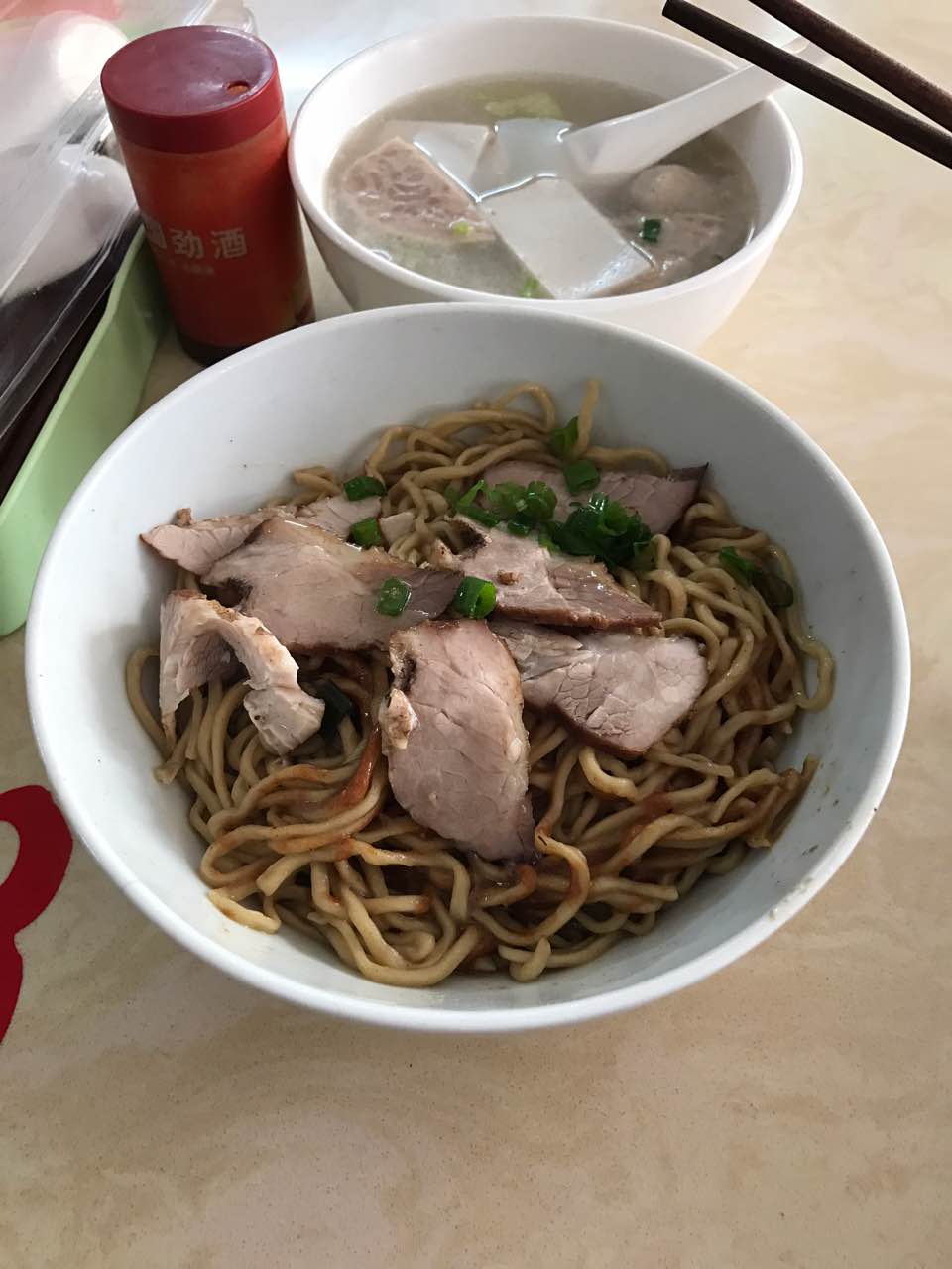 来汕头旅游,路过品尝了一下,干面味道很不错.