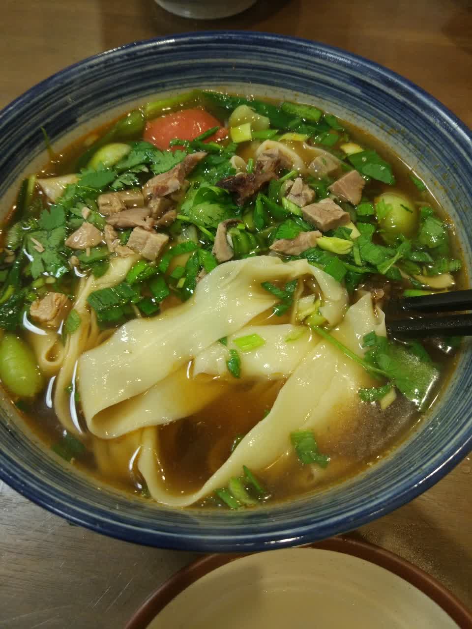 2023君临楼传统牛肉面美食餐厅,牛肉烩面十三,吃着还可以,... 【去哪