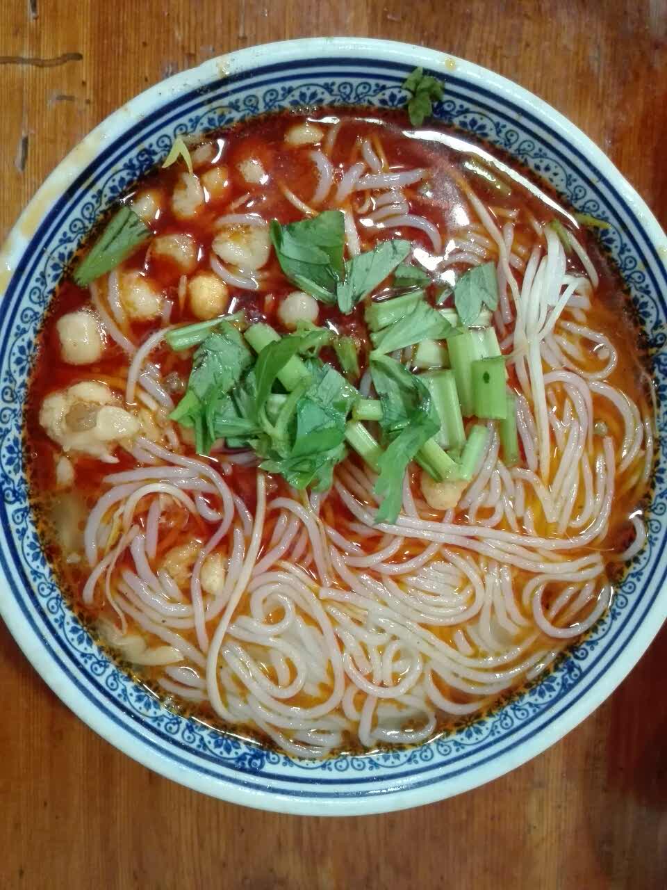 又一次来消费了,这次吃了店家推荐的豌豆微麻米线配上鲜香醇厚的雪豆