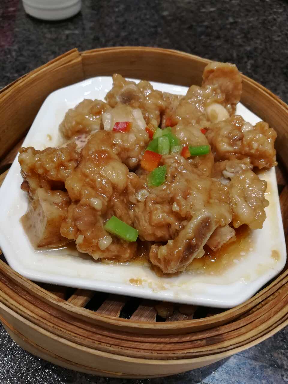 鼎盛虾皇饺和酱香蒸排骨真的好棒,和我在广州吃的一个味道