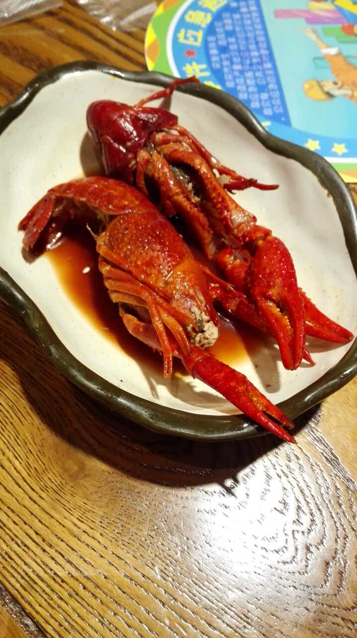 最喜欢吃这里的白菜年糕,大排和酱猪手以及赤豆糊.不用排队蛮好.