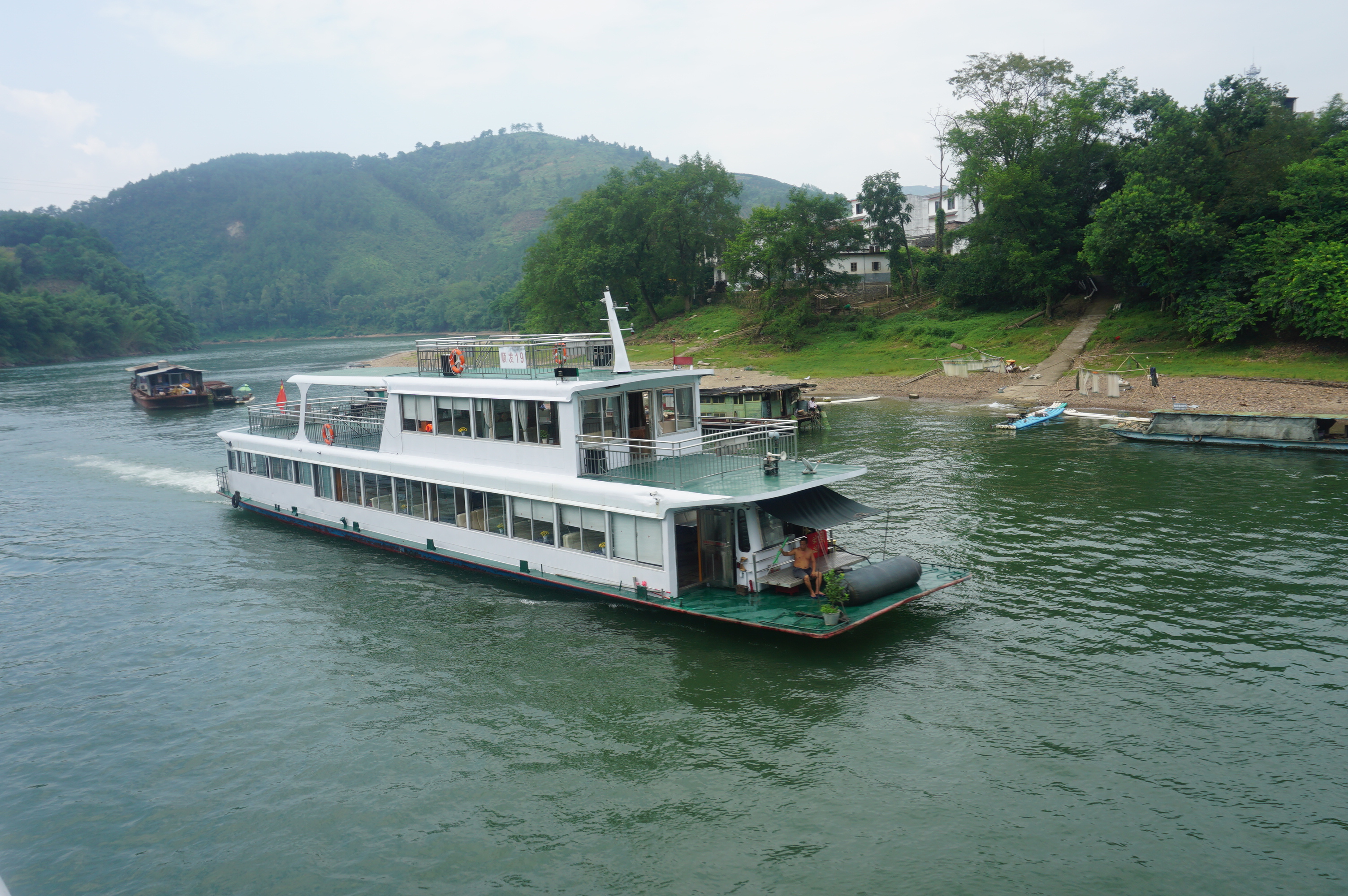 漓江三星游船