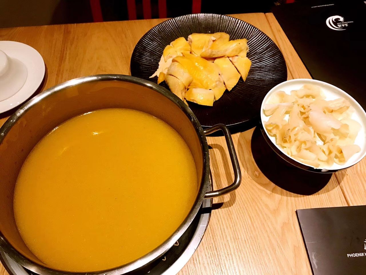 2021金胶玉粤 火锅phoenix Hotpot Amp Bar 龙茗路店 美食餐厅 龙茗路上新开的港式火锅汤好 去哪儿攻略