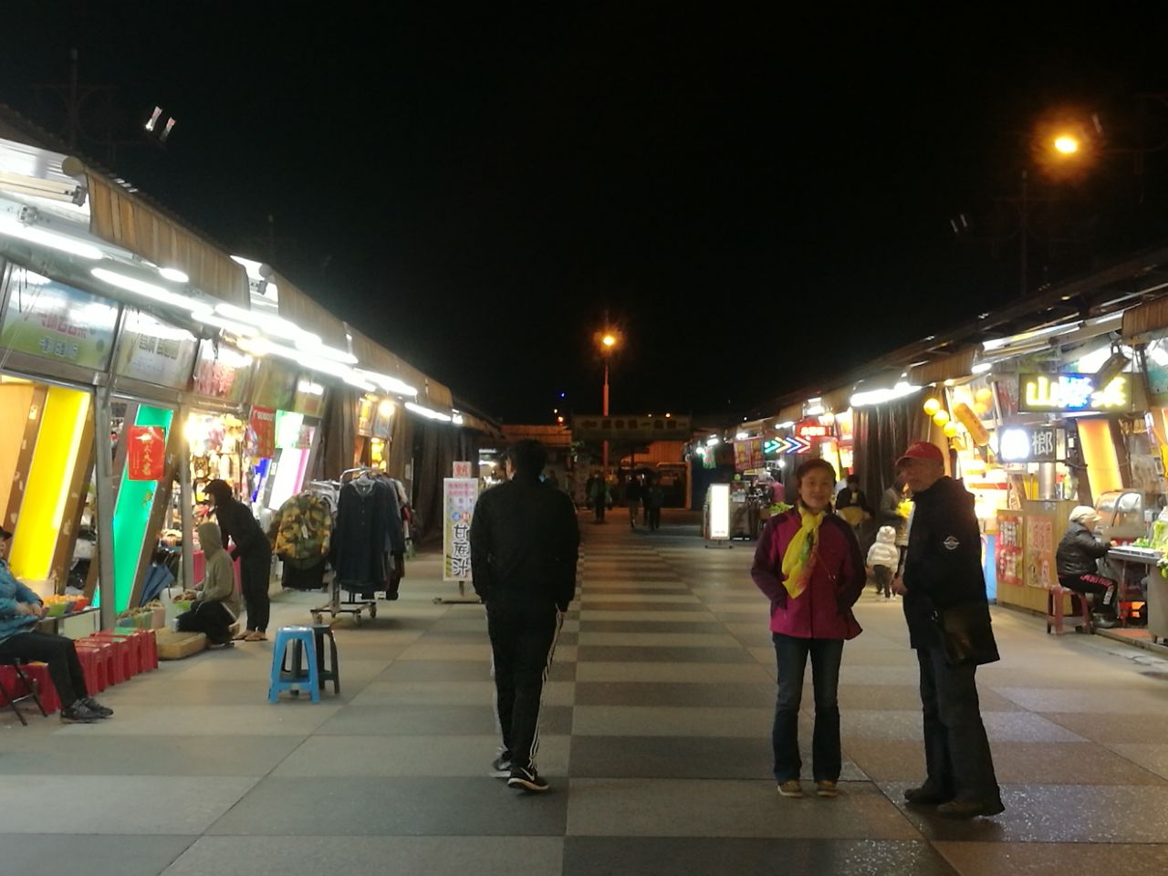 台湾花莲灯会，原来就办在东大门夜市的边上