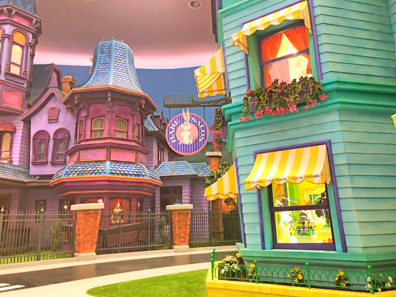 华纳兄弟主题乐园不光好玩还是个拍照的好去处如果要拍照的话建议早上