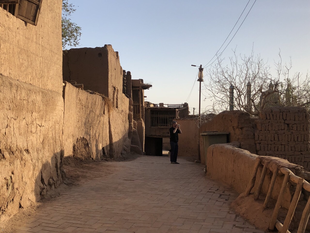 吐峪沟麻扎村，跟着《国家地理》去看看吐鲁番的异域风情 - 知乎