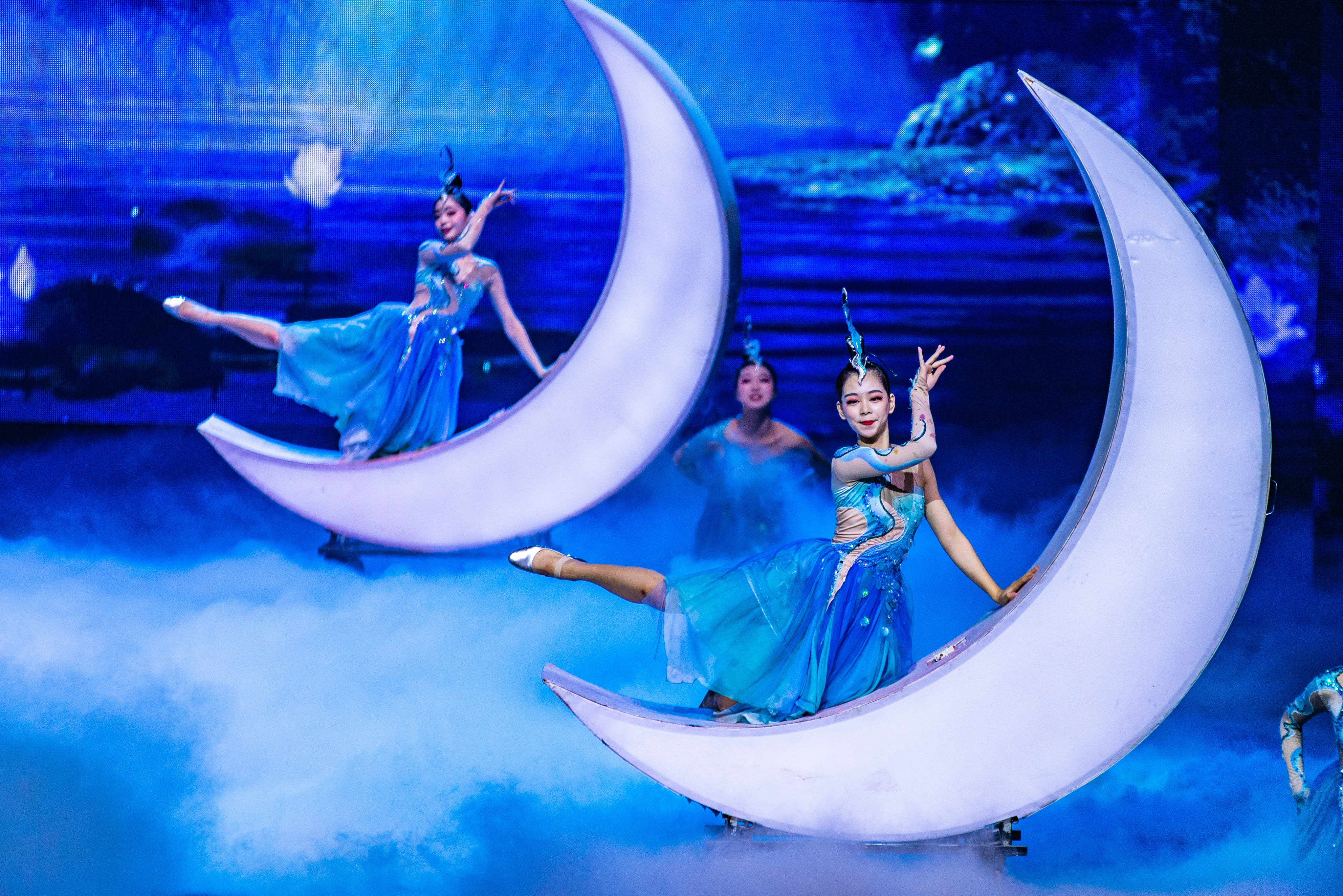 2023明月千古情玩乐攻略,而我最喜欢的穿越快闪秀也加.【去哪儿攻略】