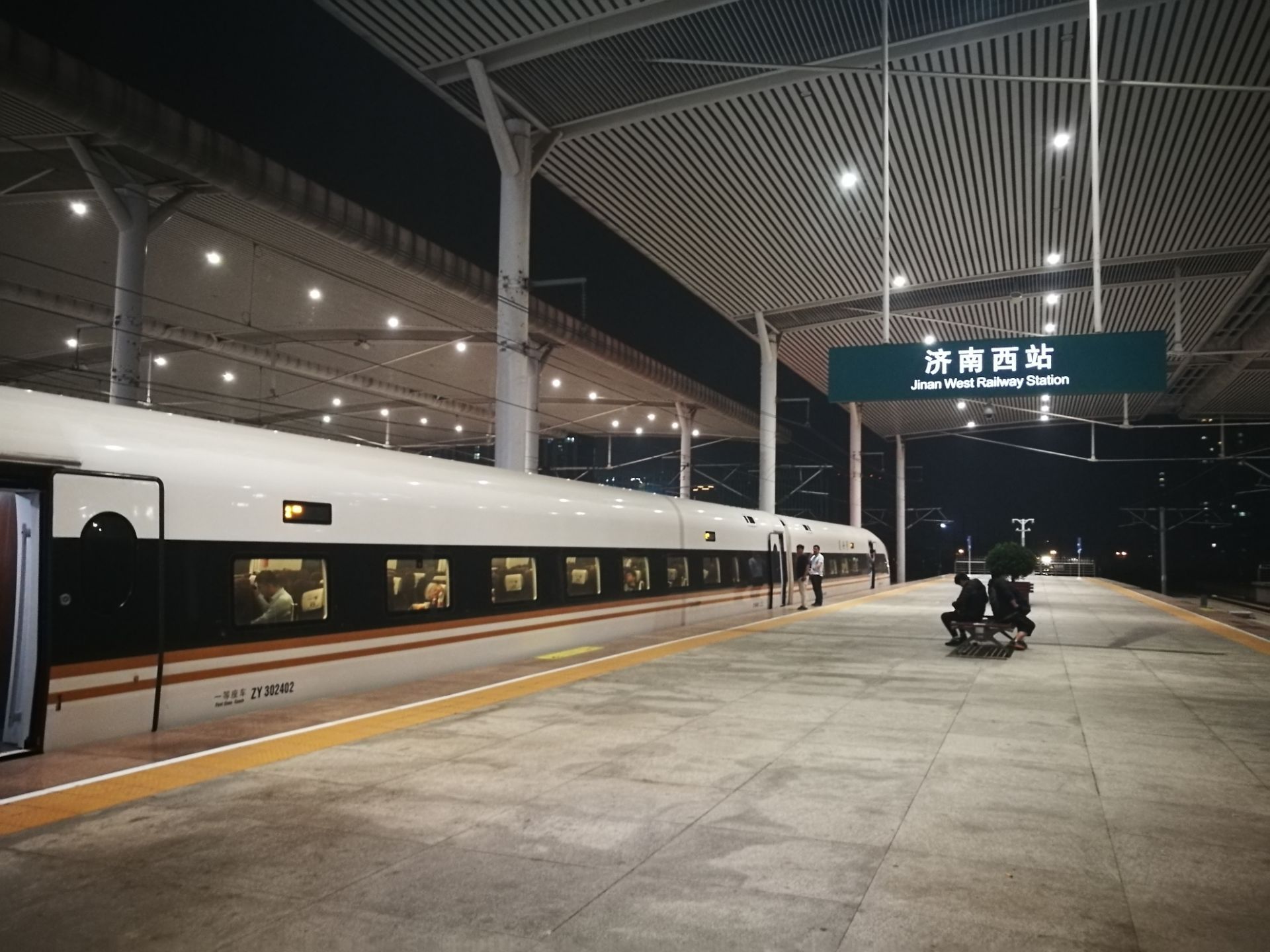 2023麦当劳(济南西站店)美食餐厅,麦当劳和肯德基是一对欢喜冤.