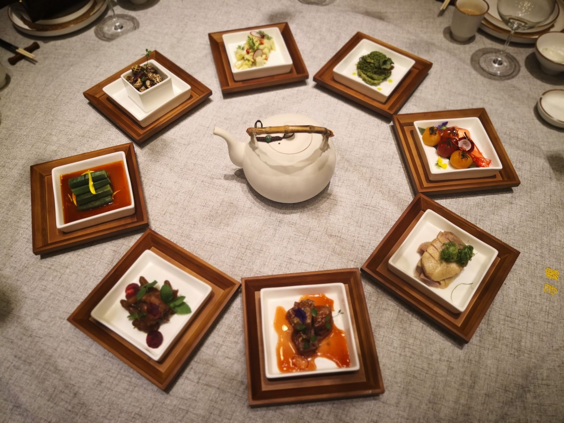 寻魏·金陵十二菜 5.0 分    条点评 180 /人 江浙菜 直线距离 100m