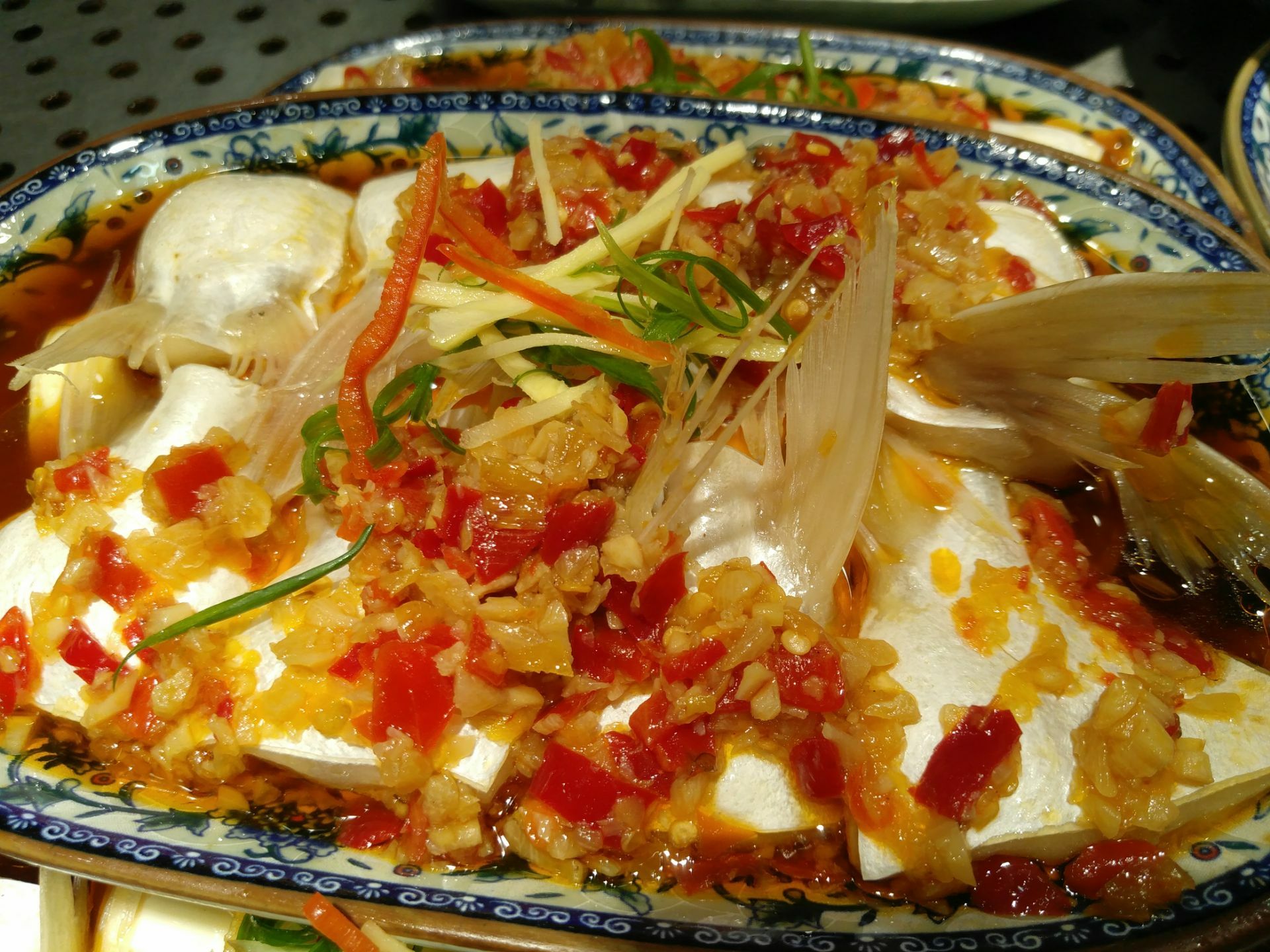 剁椒鮰鱼翅^鮰鱼翅蛮肥腻的,不过放了剁椒鲜辣解腻