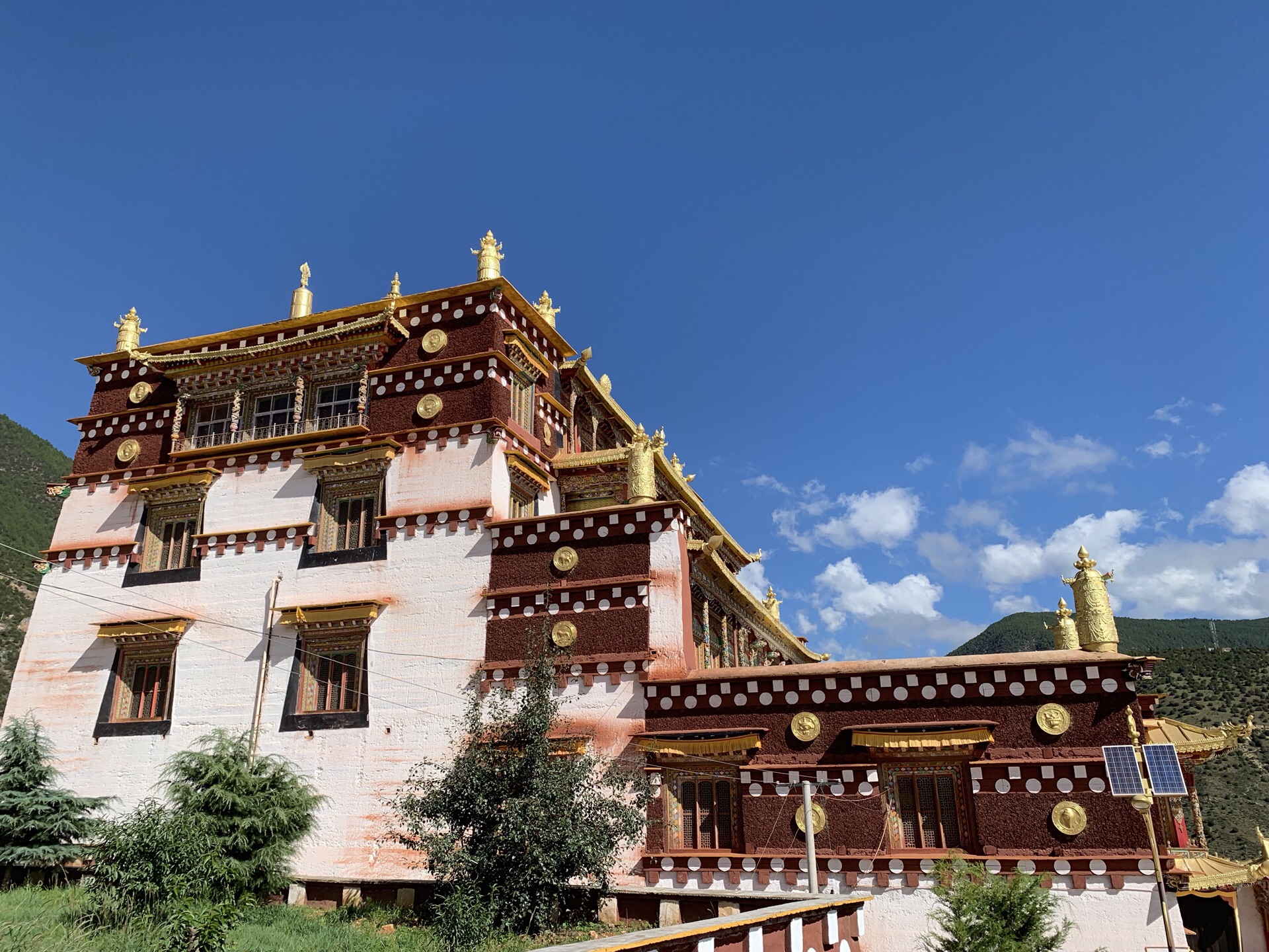 桑耶寺：西藏第一个寺庙，寺院布局按照佛经中的大千世界设计而成_山南