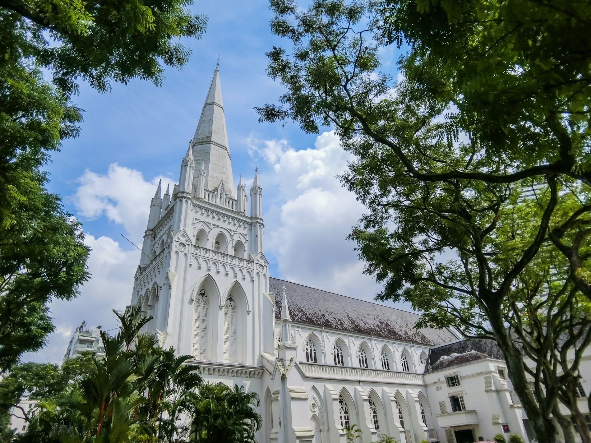 圣安德烈教堂是新加坡最美的一座建筑,建成至今已经有70多年的历史