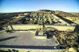 1-Day Lingshi Tour: Explore the historic Wang Courtyard, relax at Chongning Fort Resort