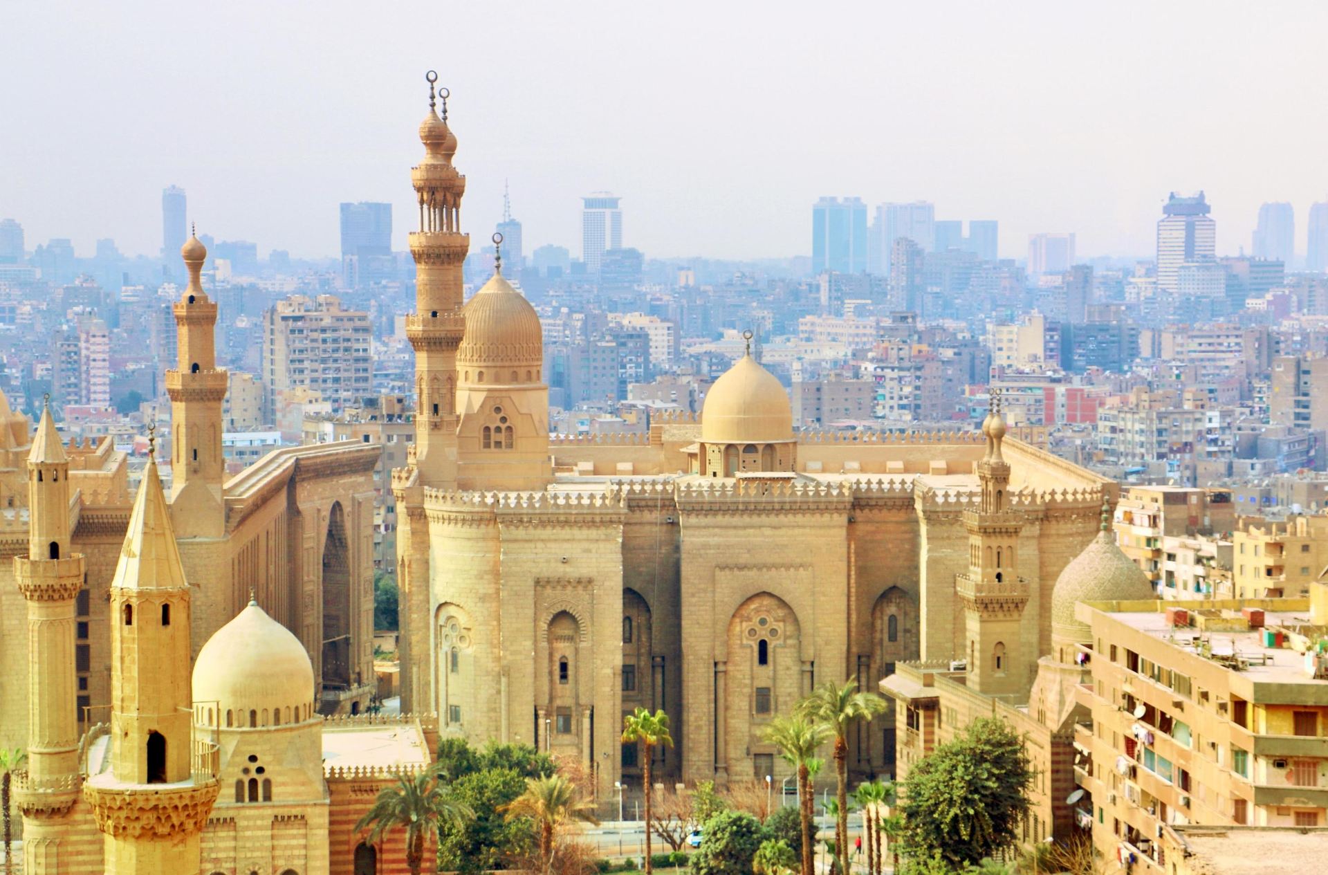 苏丹·哈桑清真寺