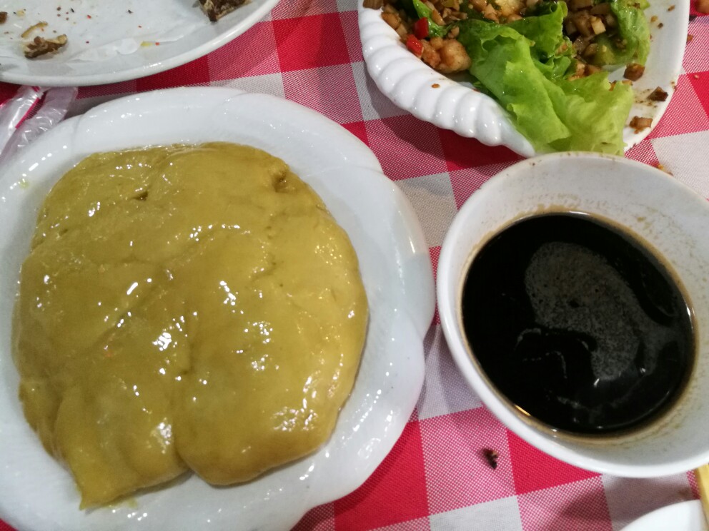 小河鱼相当迷你,软炸蘑菇一般,偏烩菜是我觉得最好吃的.