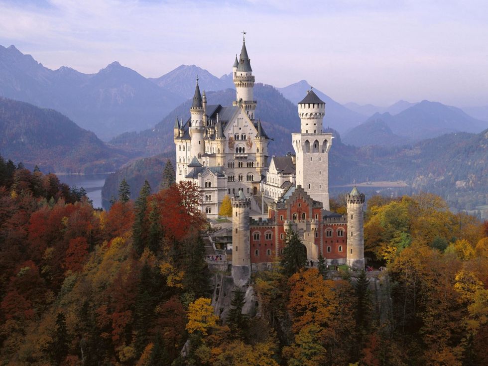 新天鹅城堡是德国的象征,是迪斯尼城堡的原型,也有人叫白雪公主城堡