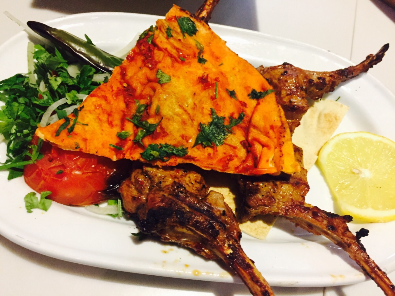 【携程美食林】迪拜karam beirut餐馆,从迪拜塔下来以后,直接就看到这