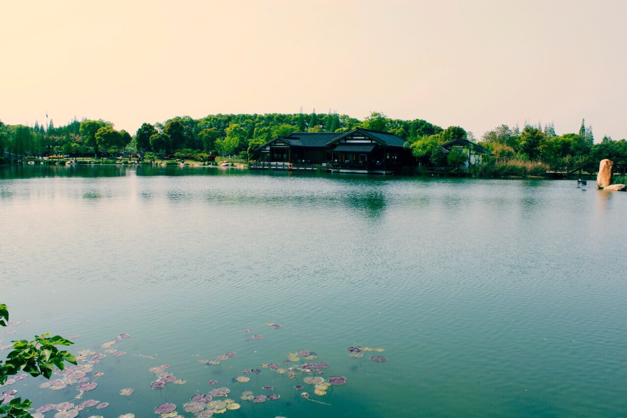 江苏常熟的尚湖风景区,位於常熟城西,虞山之南,因传商末姜太公在此