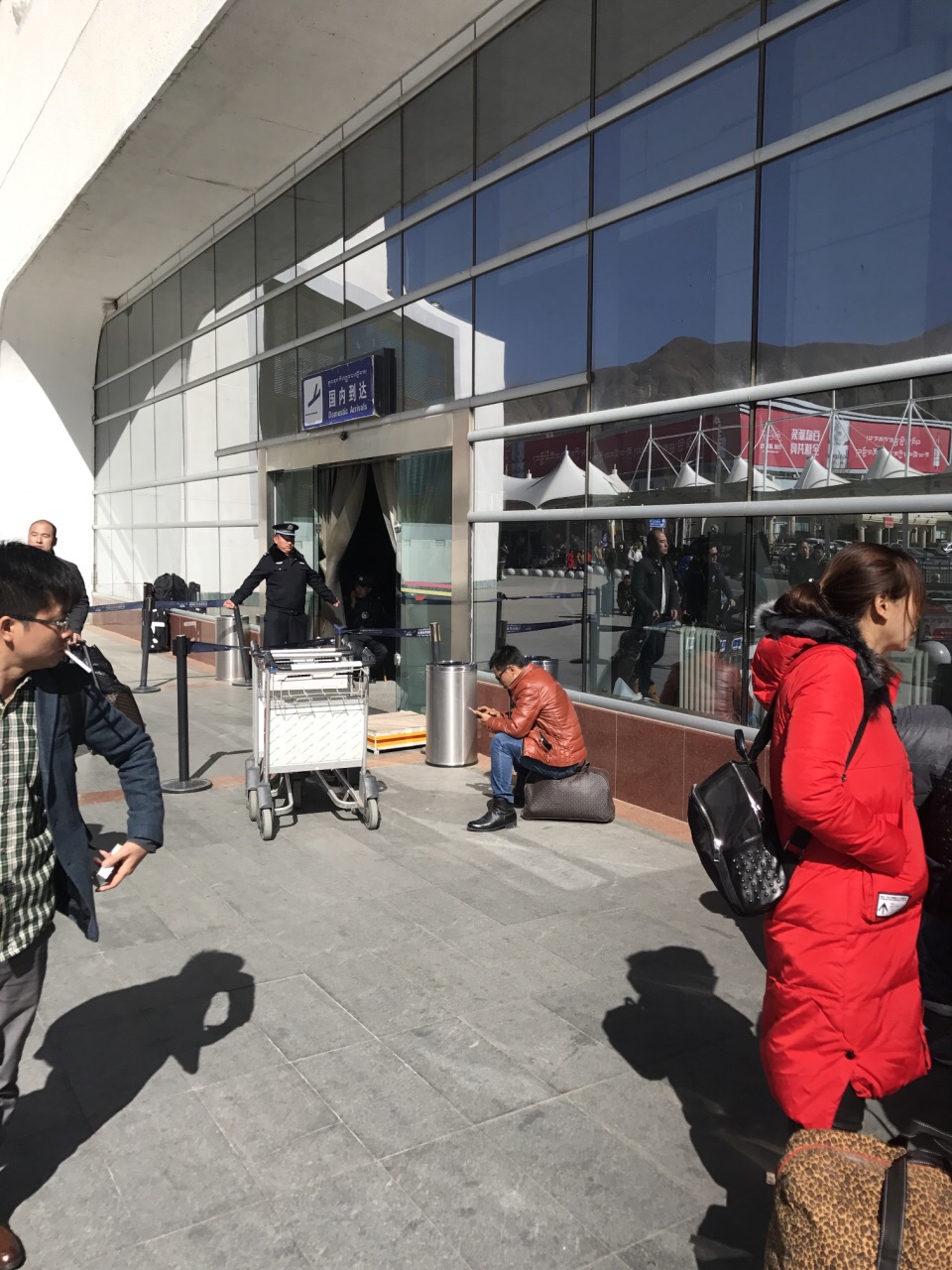 拉萨贡嘎机场大巴,时刻表_大山谷图库