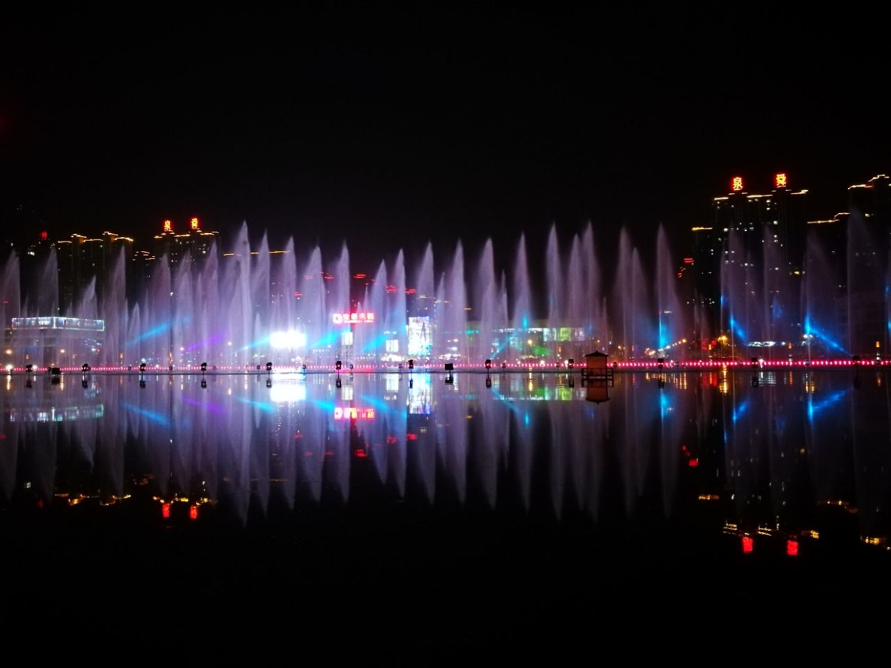 洛阳开元湖音乐喷泉图片