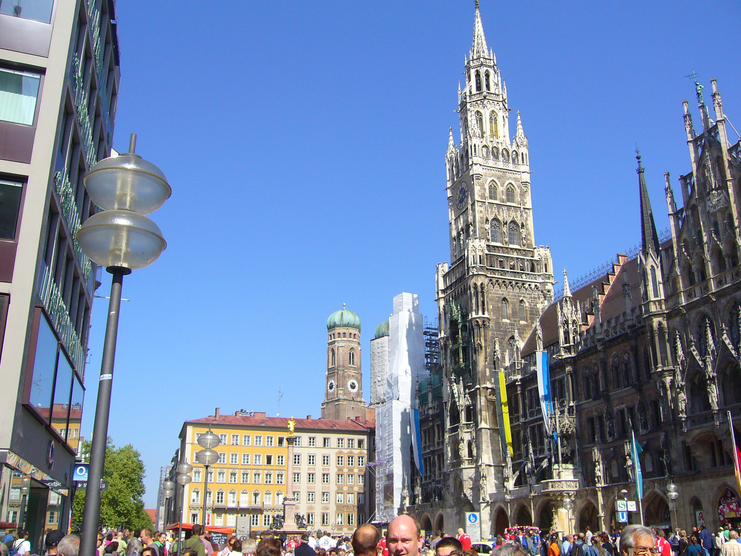 【携程攻略】慕尼黑玛利亚纪念柱景点,位于德国慕尼黑市中心的玛利亚广场，是一个顶端有圣母玛利亚雕像的圆…