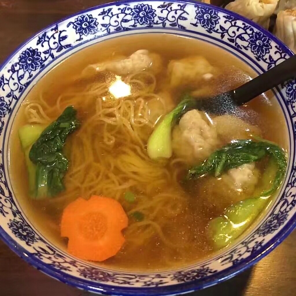 旁边就是地铁站连着2次早上来吃早饭用团购很划算而且团购是大碗的