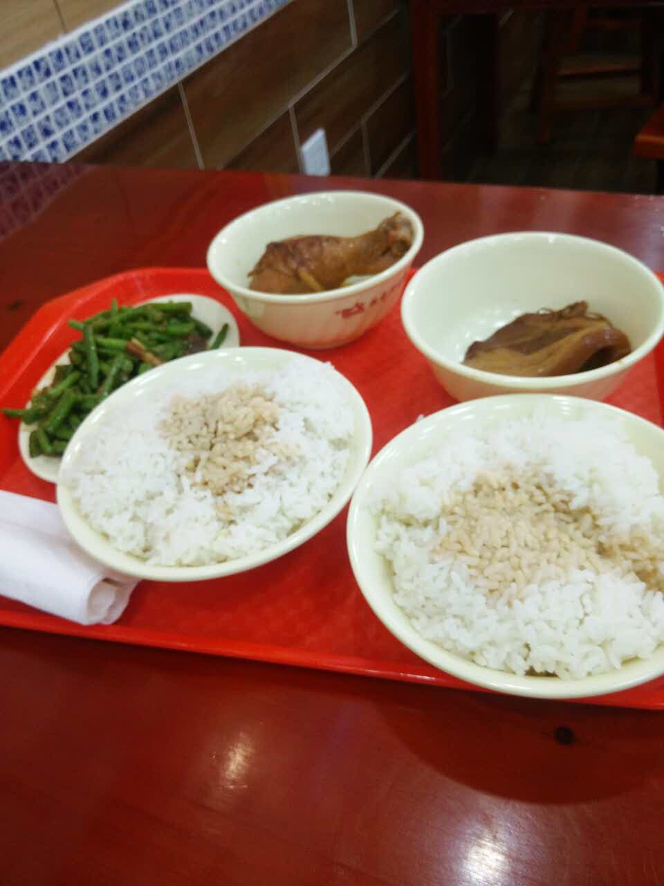 超意兴(和谐店)餐馆,把子肉真心不错的口味,每次来必点,大米饭口感