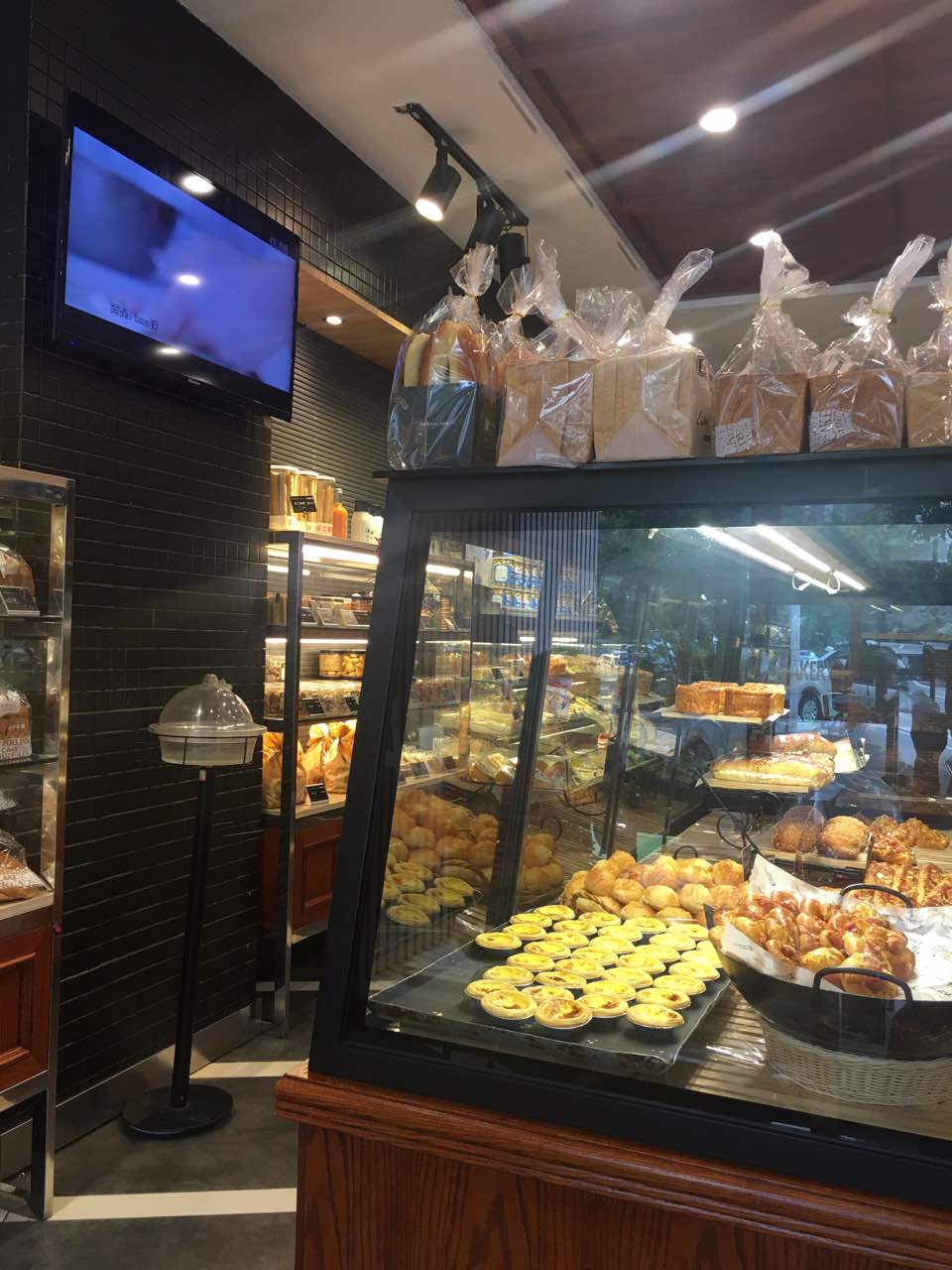 2020梁师傅蛋糕(滕州市龙泉店)美食餐厅,环境不错,服务也很好,味道.