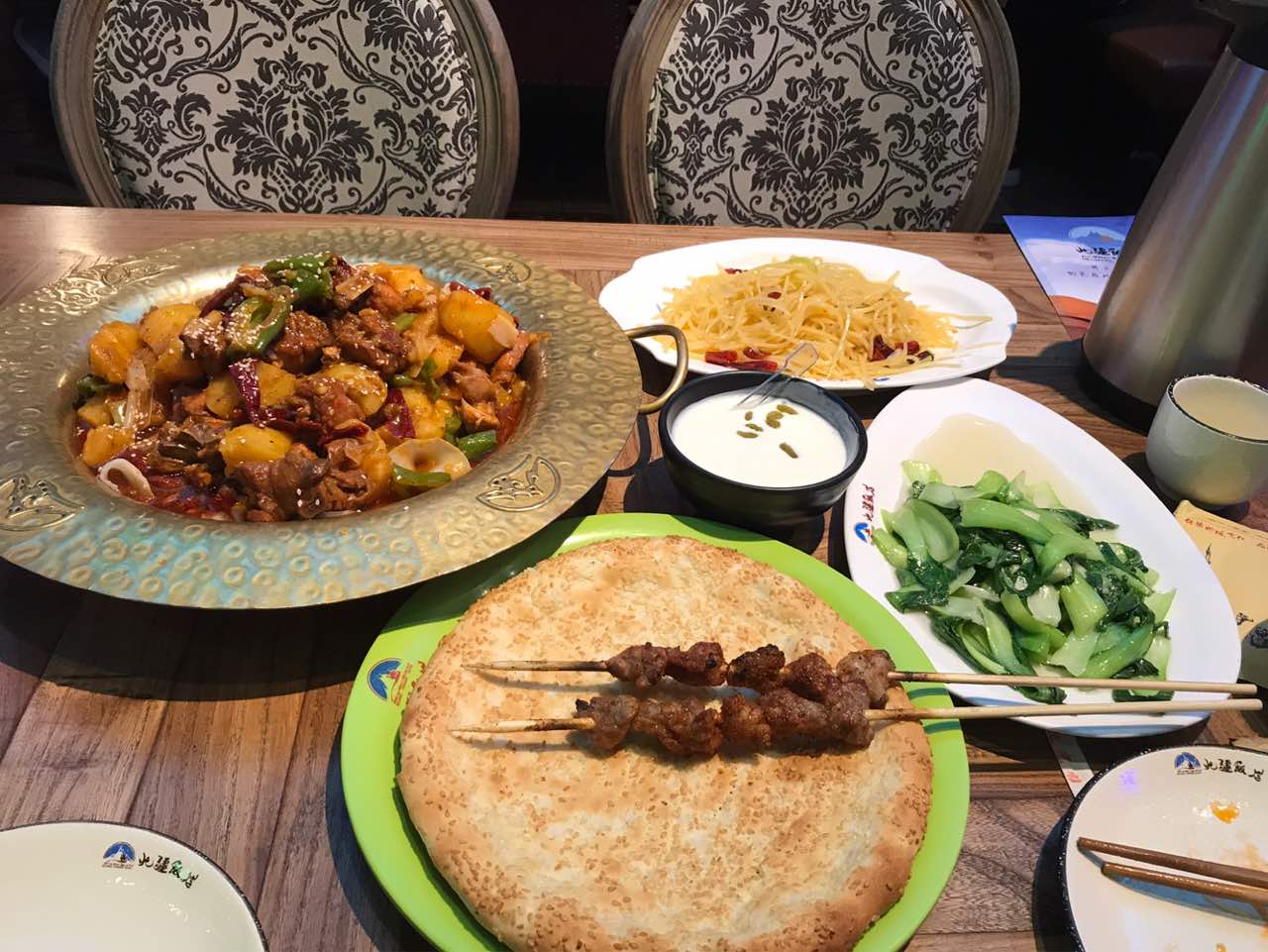 【携程美食林】青岛北疆饭店(金狮广场店)餐馆,新疆烤馕不是盖的,好吃