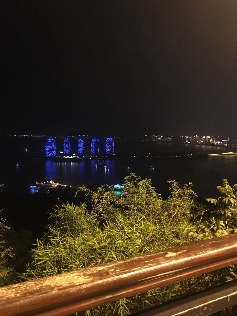 三亚海边夜景真实图片图片