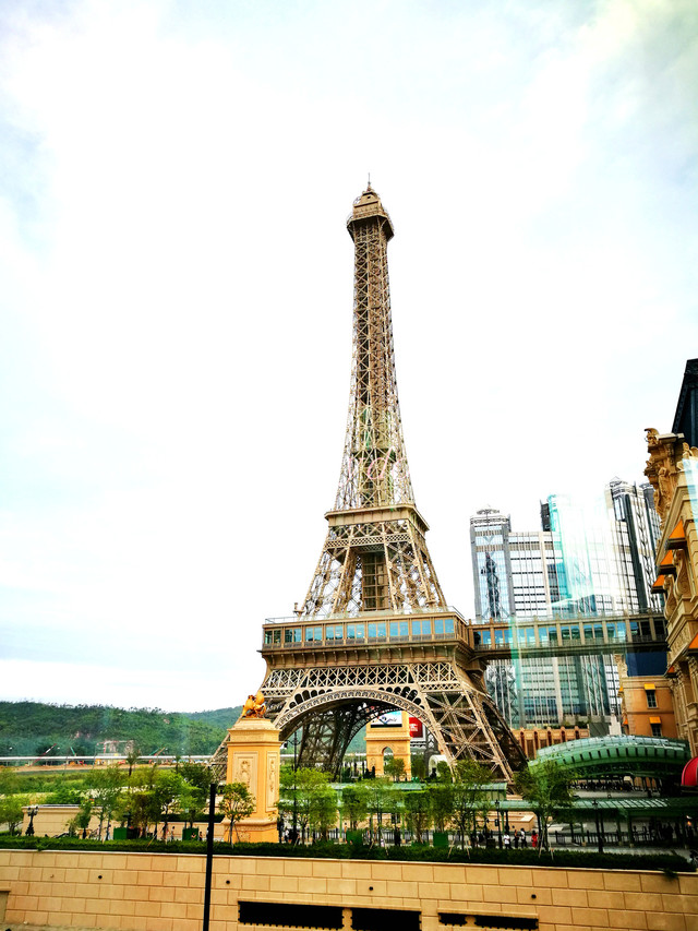 澳门龙环葡韵、官也街、巴黎人酒店和威尼斯人