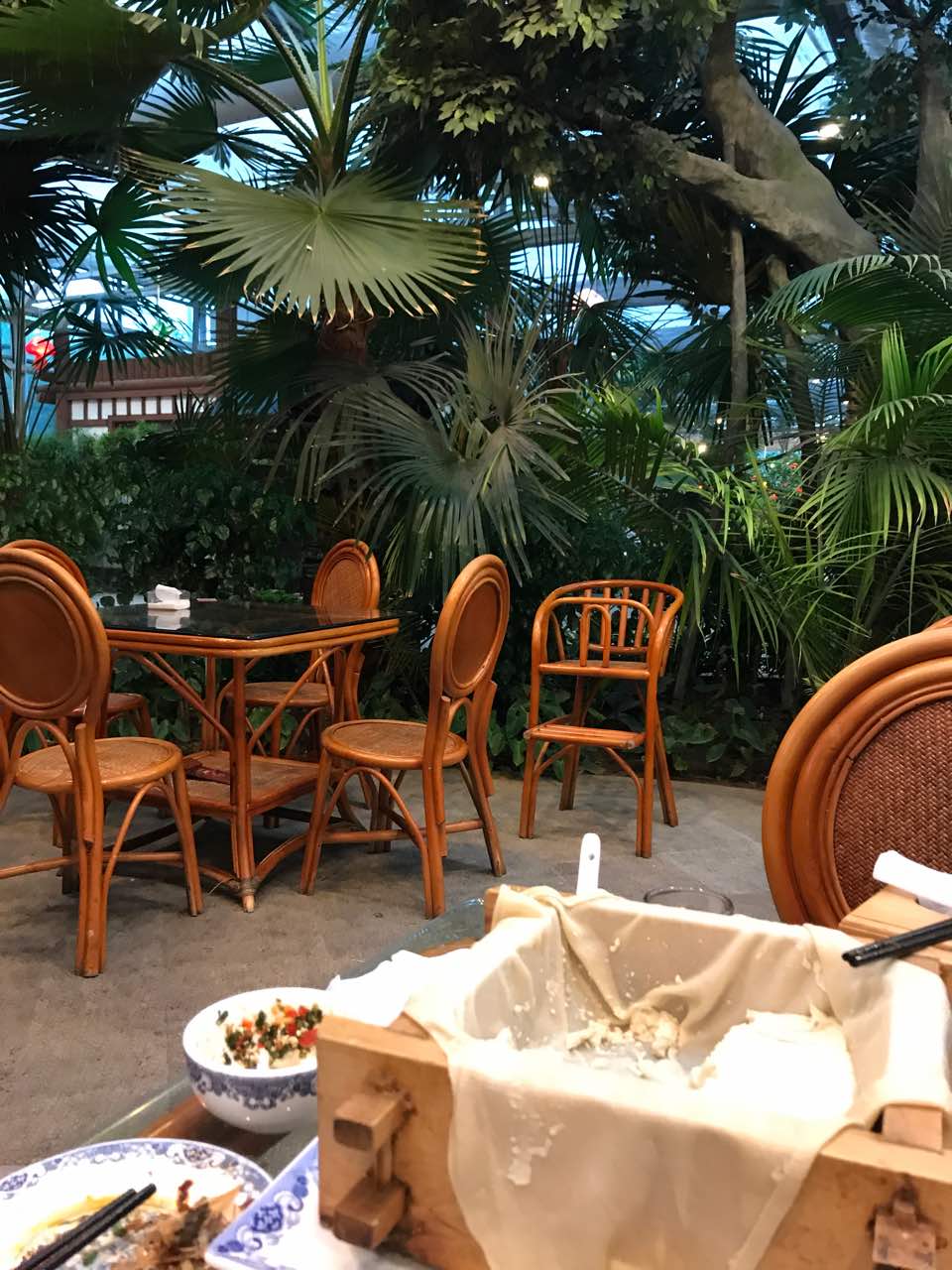 南宫温泉庄园春满园餐厅