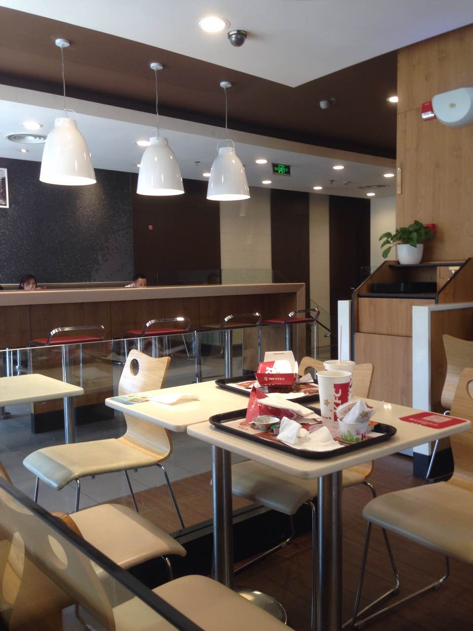 2021肯德基(学府店店)美食餐厅,态度不错!环境也不错!今天.