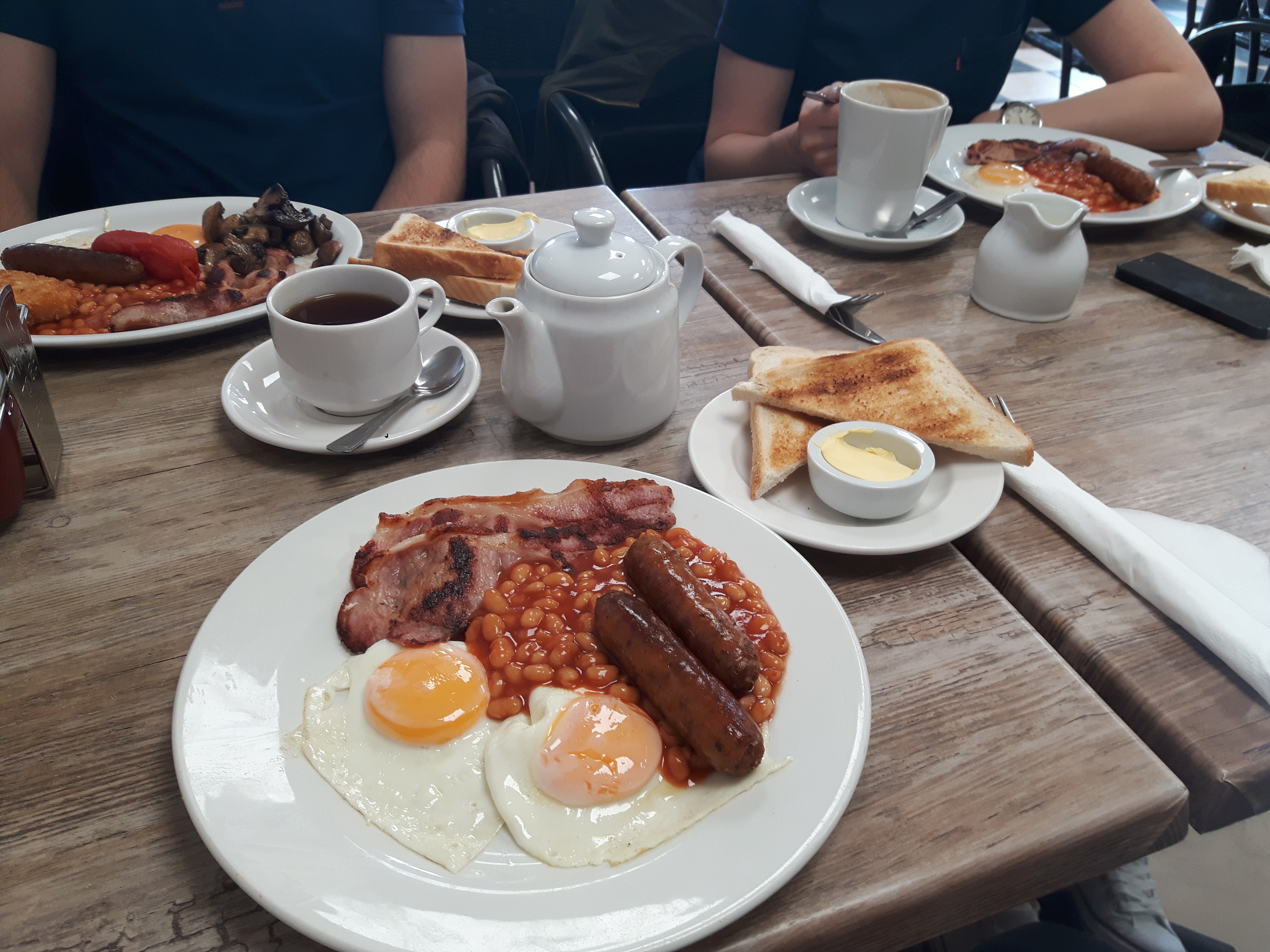 nicebreakfastlunchoptionsandfriendlyser