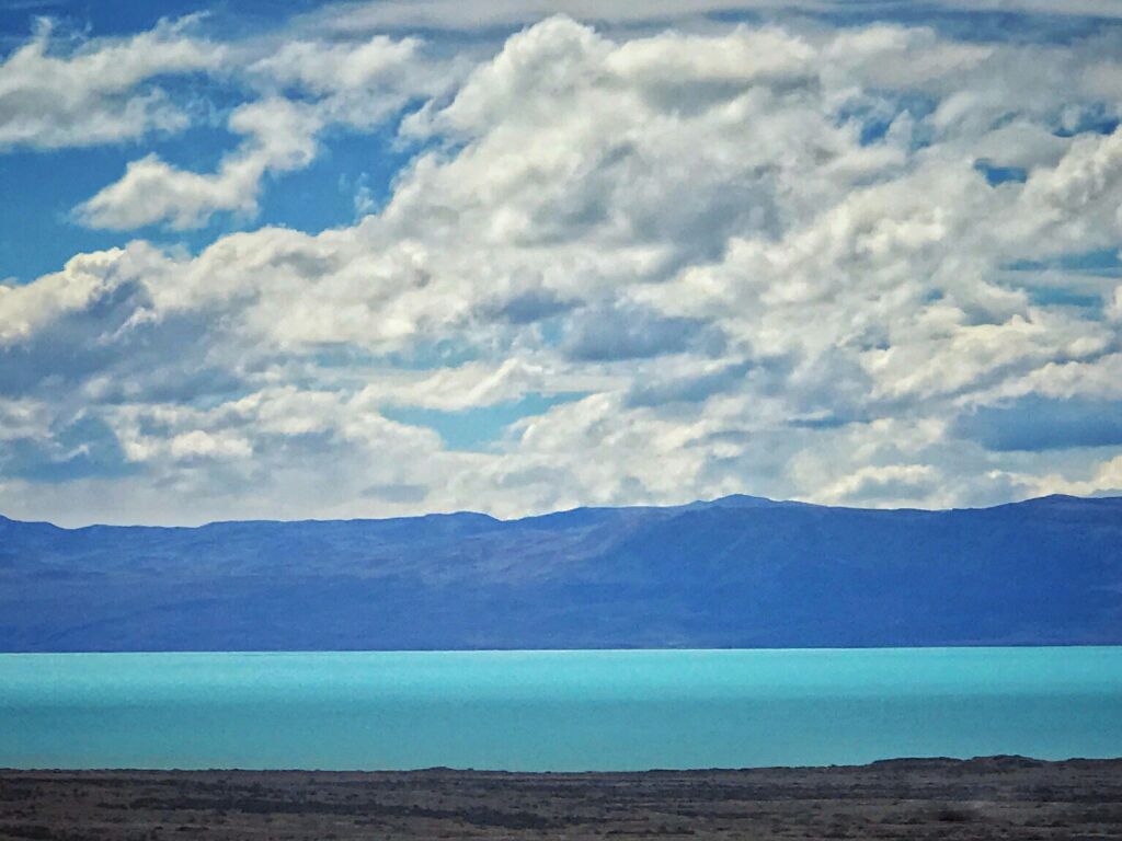 【携程攻略】阿根廷湖县阿根廷湖景点 阿根廷湖是一座少有的冰川湖泊，湖水面积很大，这里也是著名的阿根廷…