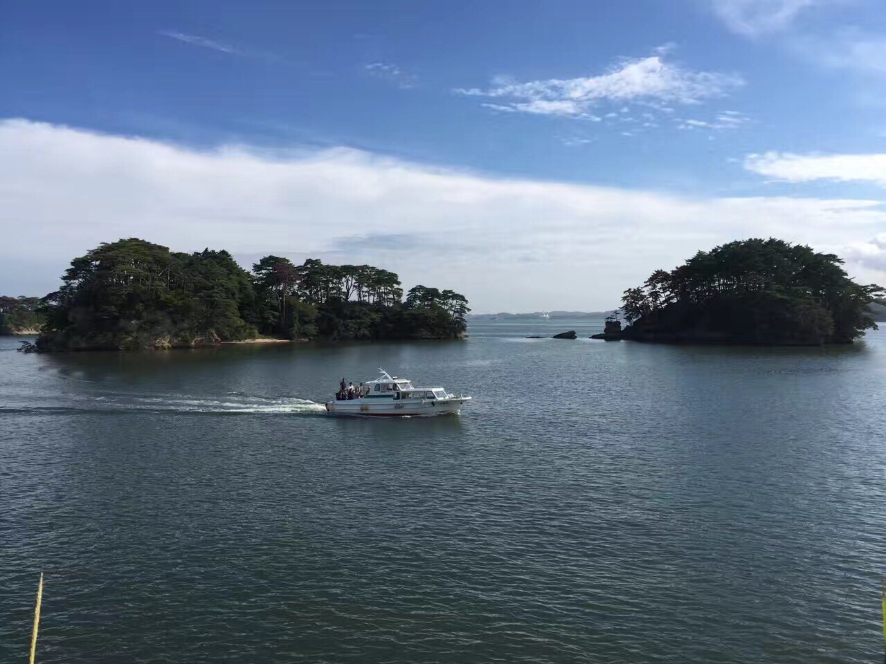 仙台附近的松島,是日本三景之一,坐火車差不多就是半個小時左右.