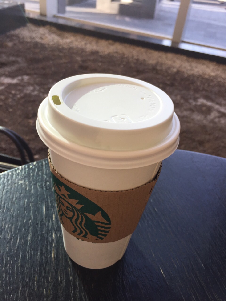 2022星巴克(北京嘉盛soho中心店)美食餐厅,坐在这里的沙发上,喝杯咖啡