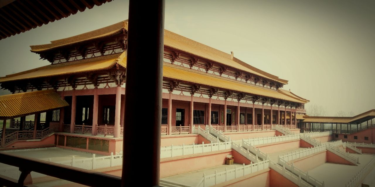 总体感觉一般,景点里面较脏,没人打扫,建筑外杂草丛生,大明宫还不错