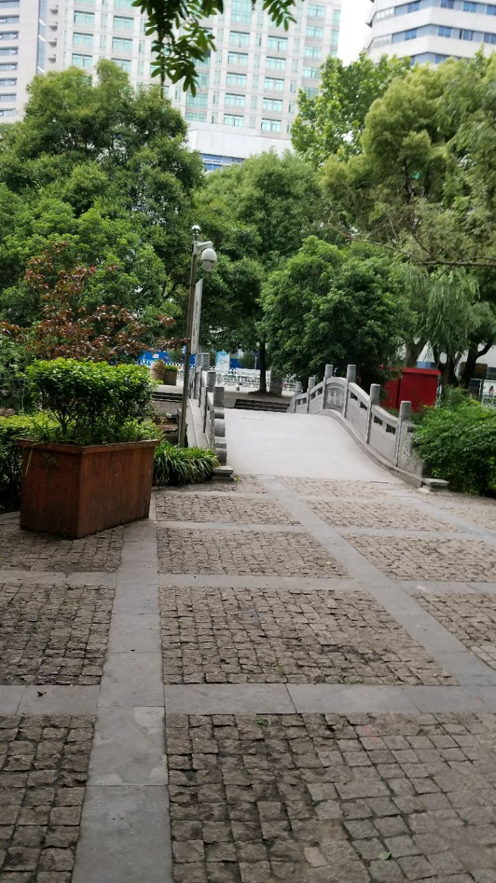 【攜程攻略】南京烏龍潭公園景點,位於虎踞關,龍蟠裡旁邊的五龍潭公園