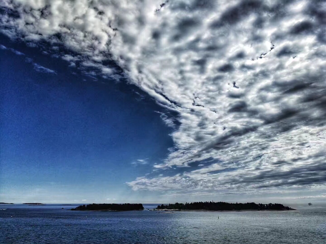 【携程攻略】赫尔辛基波罗的海芬兰湾景点,芬兰湾打卡 沉醉于北欧的观影交织，爱上芬兰的宁静美丽。海湾旁看日…
