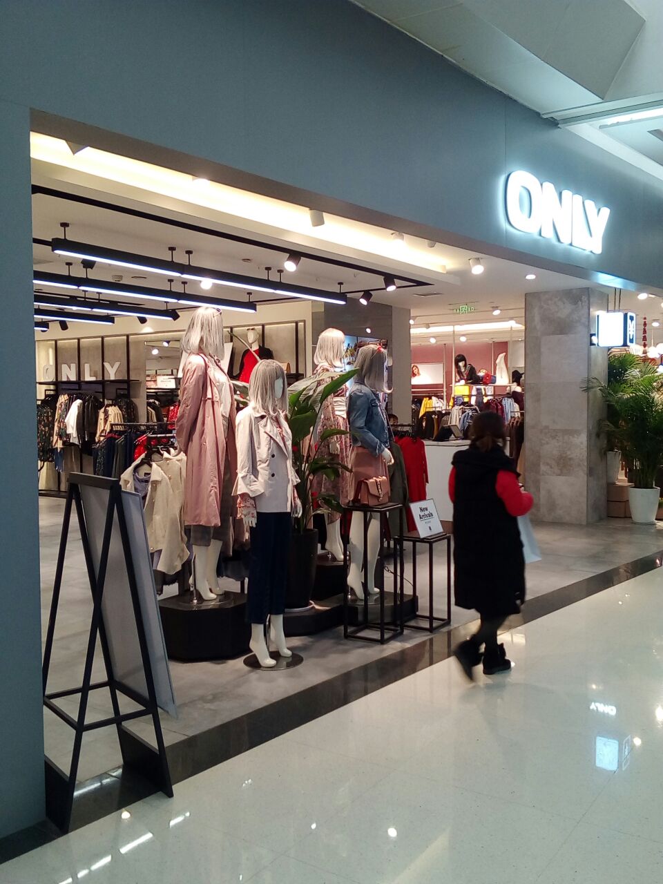 【携程攻略】郑州only(国贸360广场店)购物,国内一线女装品牌,非常