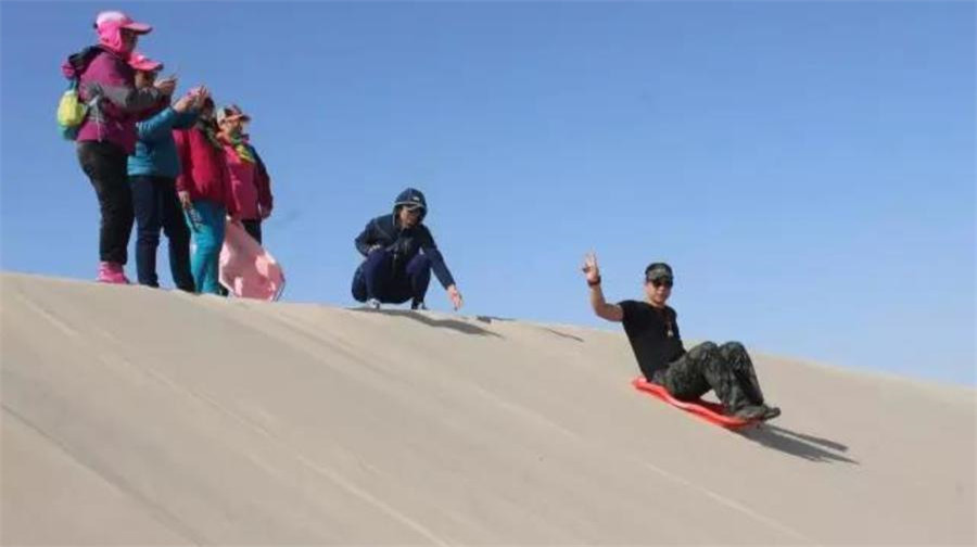 2-Day Horqin Left Rear Banner Tour: Golden Sands Desert and Horqin Grasslands, Daqinggou's natural retreat
