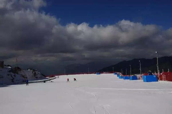 PG电子游戏- PG电子平台- PG电子官方网站《美国1983版滑雪场宝贝》喜剧年代穿越爱情 _手机