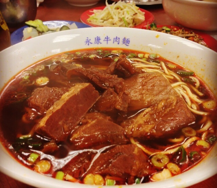 2019永康牛肉面(金山南路总店)美食餐厅,汤头很鲜面条劲道牛肉酥烂确.