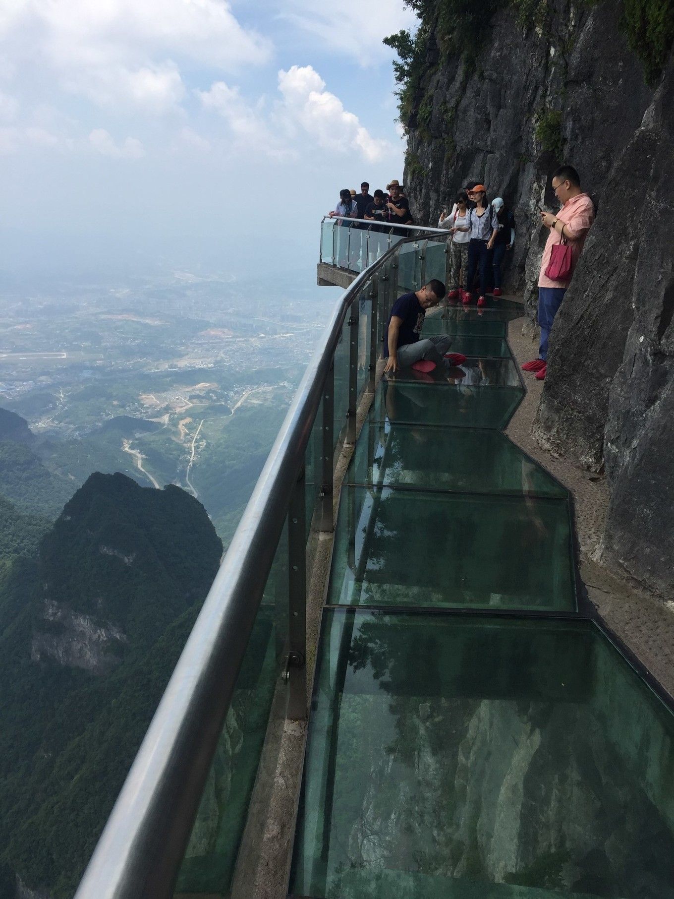 重庆武隆仙女山国家森林公园玻璃滑道漂流-河南万辉旅游资源开发有限公司
