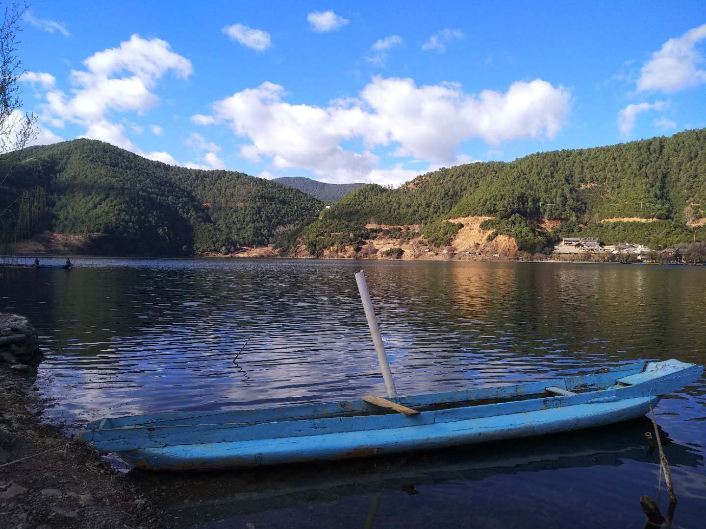 裡務比島